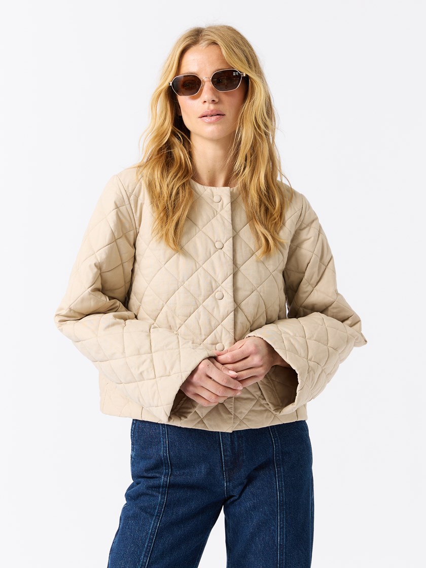 7511475 I4C 7511475_I4C_Jean Paul_Heidi Jakke_A25_Pre Fall (8)_Heidi jakke I4C.jpg_