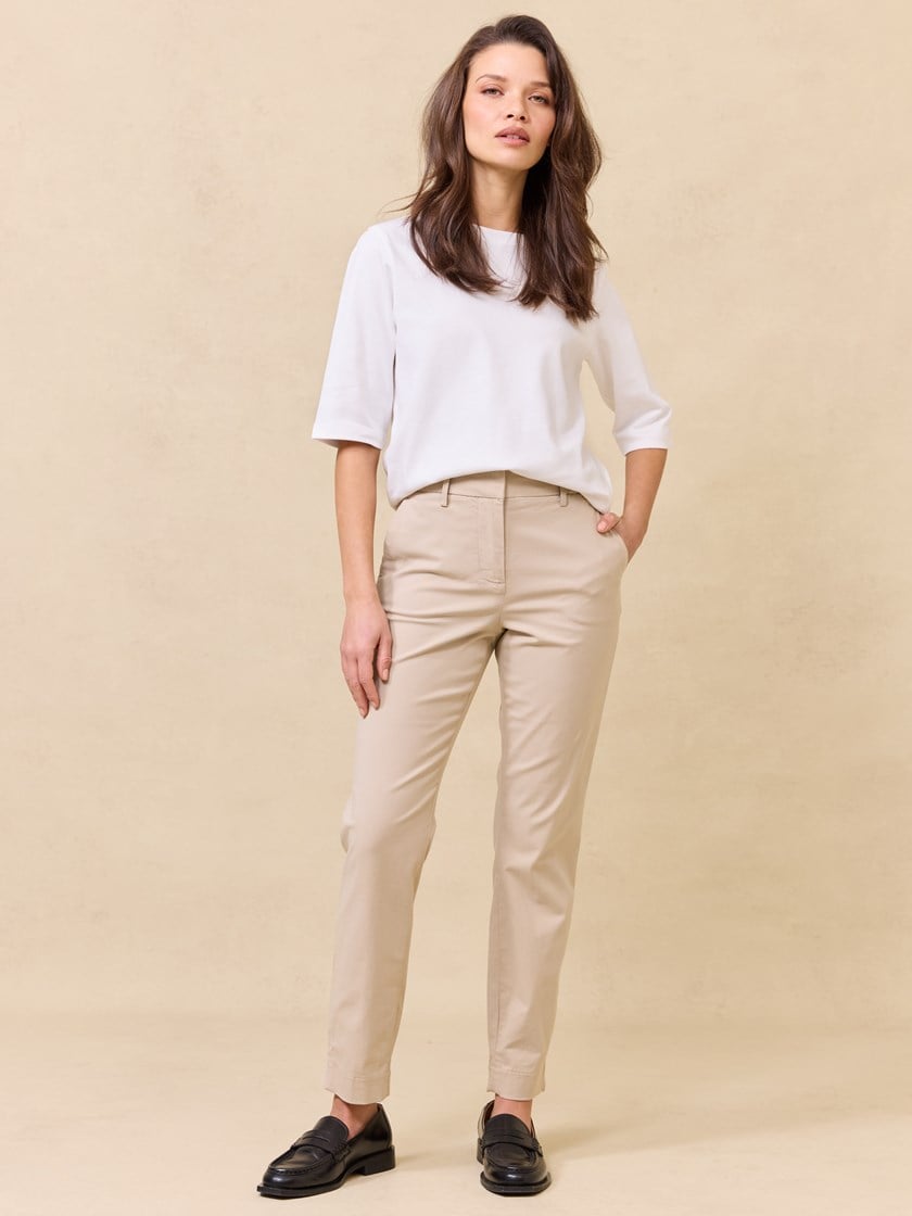 7511482 I4Y 7511482_I4Y_Jean Paul_Caroline Chinos_S25 (1)_Caroline chino I4Y.jpg_