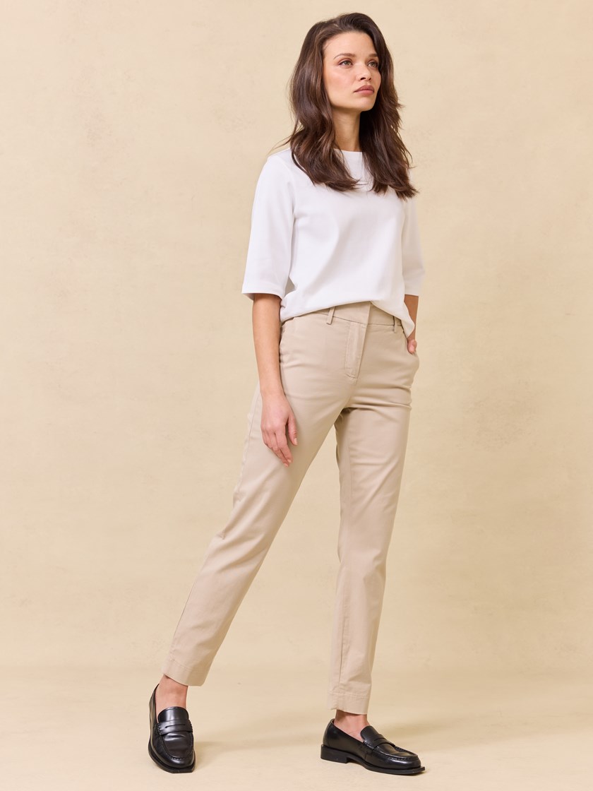 7511482 I4Y 7511482_I4Y_Jean Paul_Caroline Chinos_S25 (2)_Caroline chino I4Y.jpg_