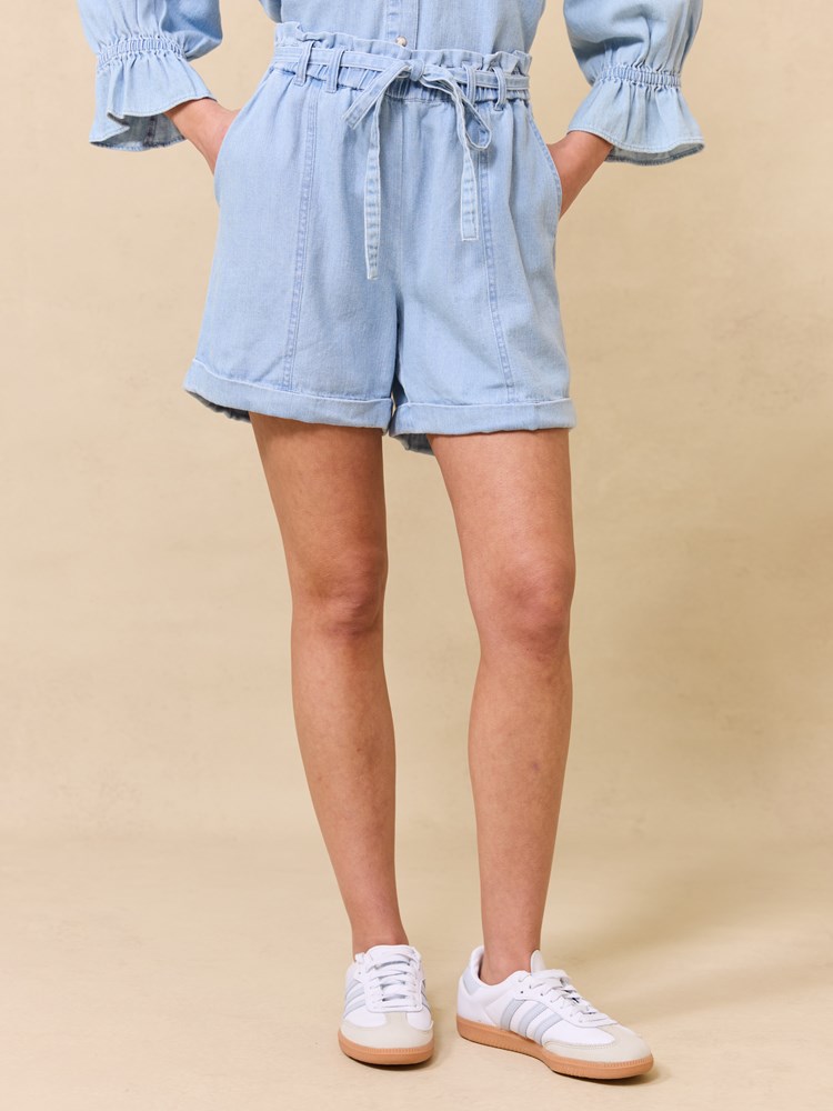 Smilla denimshorts 7511528_ECC_Jean Paul_Smilla Denim Bluse_H25 (2)_Smilla denimshorts ECC_Smilla denimshorts ECC 7511499.jpg_