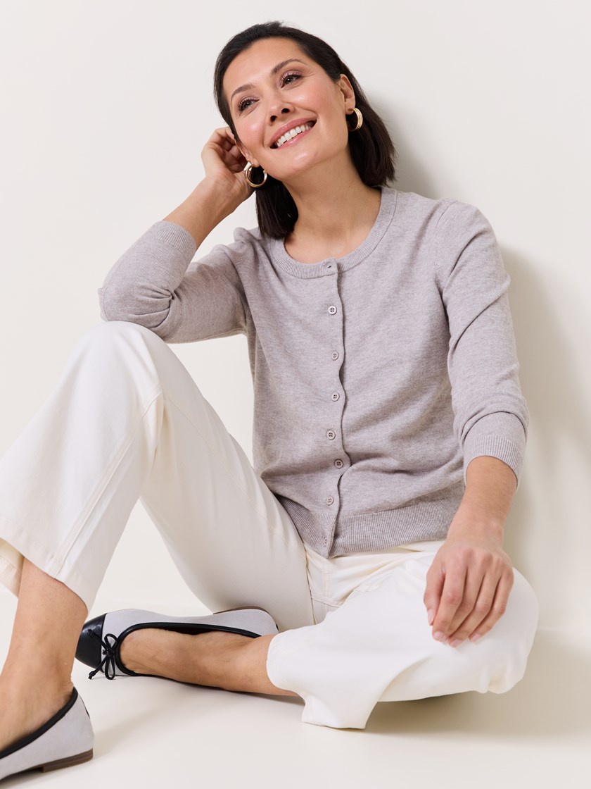 7511551 AMA 7511551_AMA-MARIEPHILIPPE-S25-Modell-Front_chn=match_3656_Olea cardigan AMA.jpg_Front