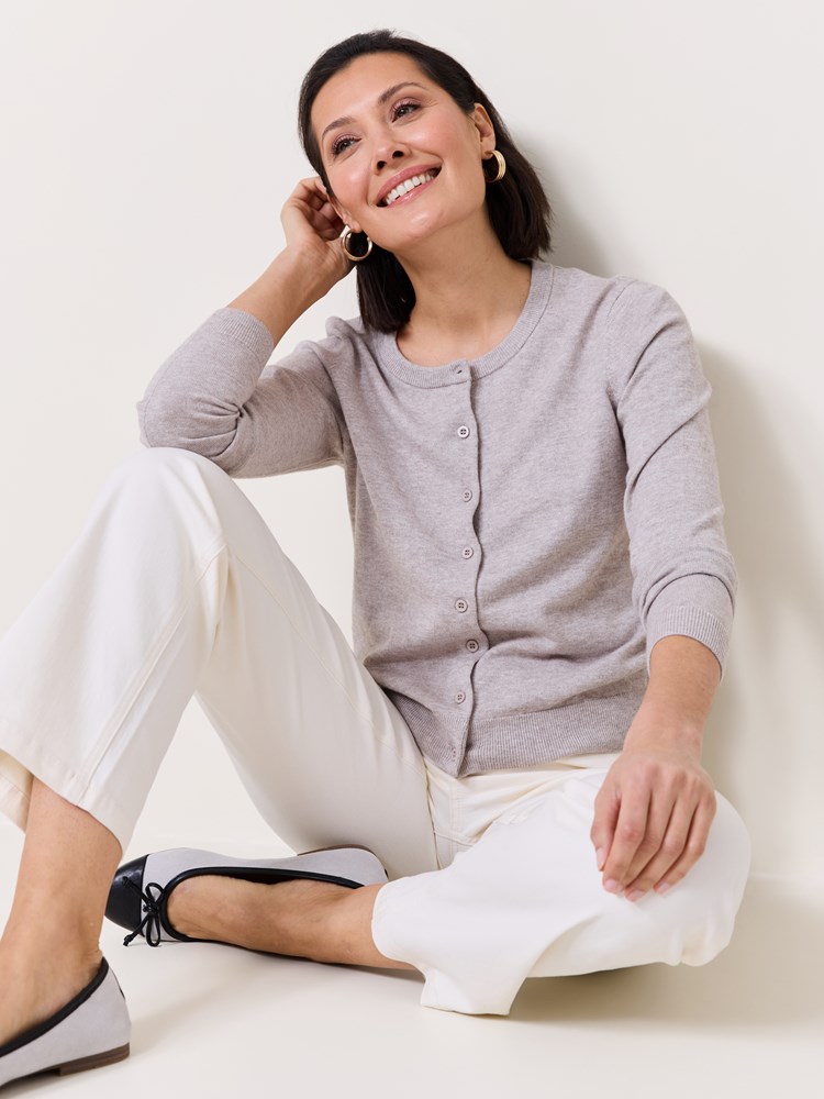Olea cardigan 7511551_AMA-MARIEPHILIPPE-S25-Modell-Front_chn=match_3656_Olea cardigan AMA_Olea cardigan AMA 7511551.jpg_Front