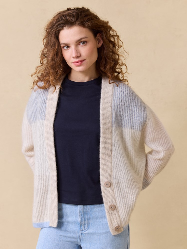 Henriette cardigan 7511552_Jean Paul_Henriette Cardigan_Pre_A25 (3)_Henriette cardigan EN3 7511552.jpg_