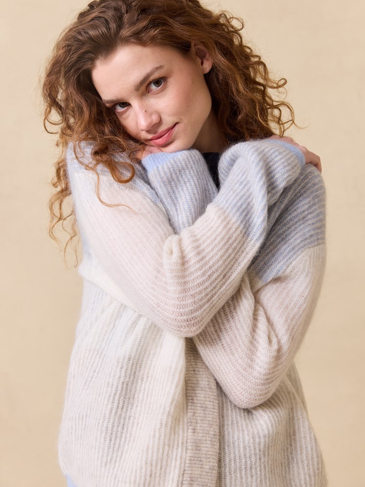 Henriette cardigan 7511552_Jean Paul_Henriette Cardigan_Pre_A25 (4)_Henriette cardigan EN3 7511552.jpg_