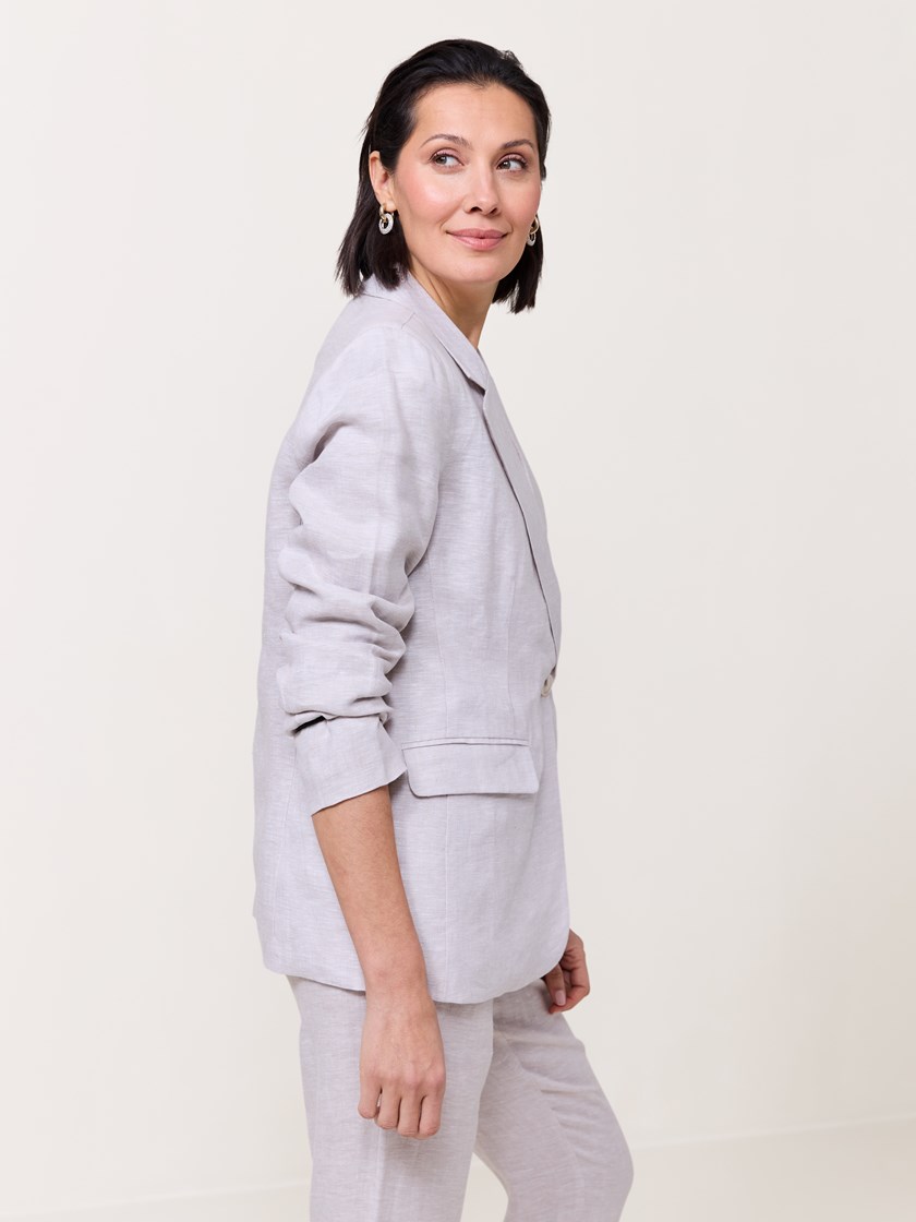 7511621 AMA 7511621_AMA-MARIEPHILIPPE-S25-Modell-Front_chn=match_1097_Meghan linblazer AMA.jpg_Front