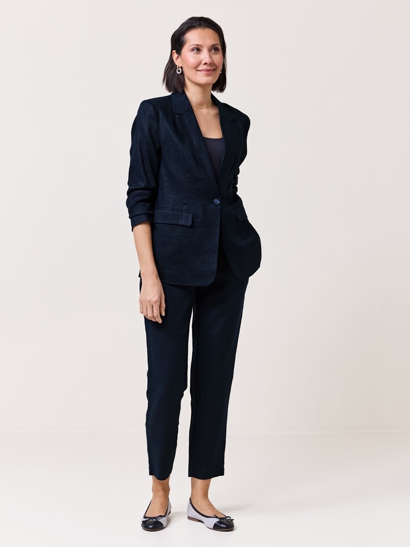 7511621 EM6 7511621_EM6-MARIEPHILIPPE-S25-Modell-Front_chn=match_678_Meghan linblazer EM6.jpg_Front