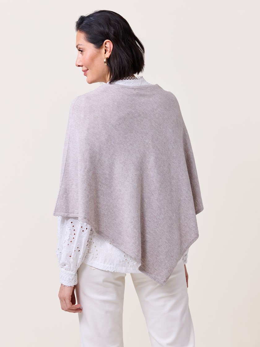 7511625 AMA 7511625_AMA-MARIEPHILIPPE-S25-Modell-Back_chn=match_1042_Olea poncho AMA.jpg_Back