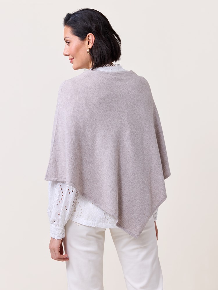 Olea poncho 7511625_AMA-MARIEPHILIPPE-S25-Modell-Back_chn=match_1042_Olea poncho AMA_Olea poncho AMA 7511625.jpg_Back