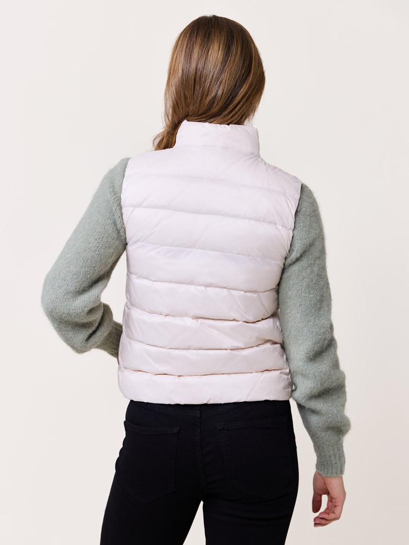 7511632 A9S 7511632_A9S-VAVITE-S25-Modell-Back_chn=match_7421_Gianna dunvest A9S.jpg_Back||Back