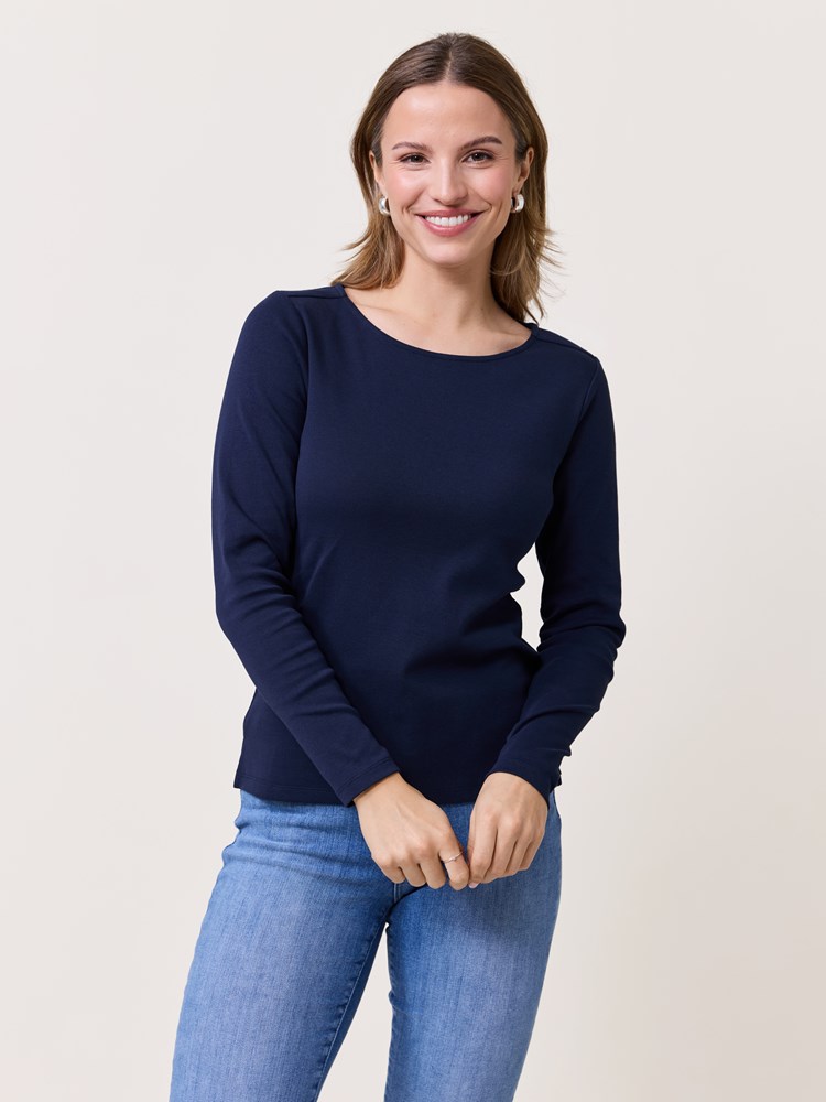 Sienna topp 7511657_EM1-VAVITE-S25-Modell-Front_chn=match_6633_Sienna topp EM1_Sienna topp EM1 7511657.jpg_Front