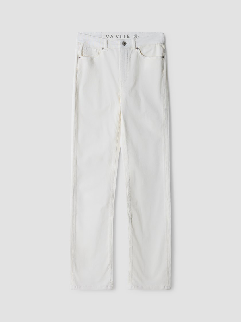 7511670 O63 7511670_O63-VAVITE-S25-Front_1749_Sophia straight jeans.jpg_Front||Front
