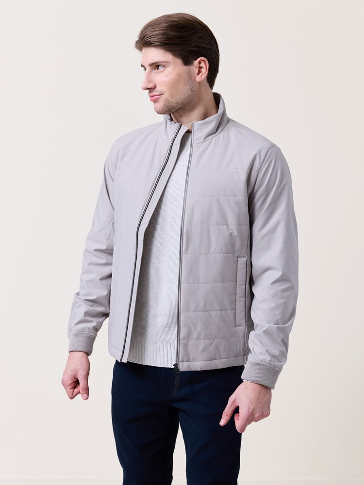 Sorrento jakke 7511697_I4P-MARIOCONTI-S25-Modell-Front_chn=match_7331_Sorrento jakke I4P_Sorrento jakke I4P 7511697.jpg_Front