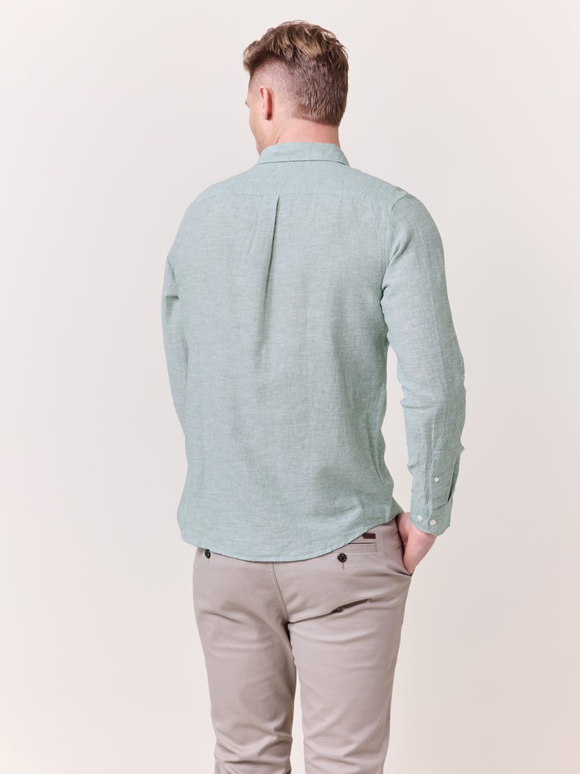 7511702 GIY 7511702_GIY-REDFORD-S25-Modell-Back_chn=match_6573_Elia skjorte i linmiks GIY.jpg_Back||Back