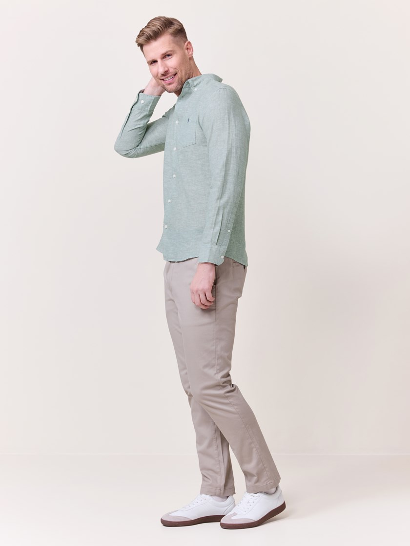 7511702 GIY 7511702_GIY-REDFORD-S25-Modell-Front_chn=match_1202_Elia skjorte i linmiks GIY.jpg_Front||Front