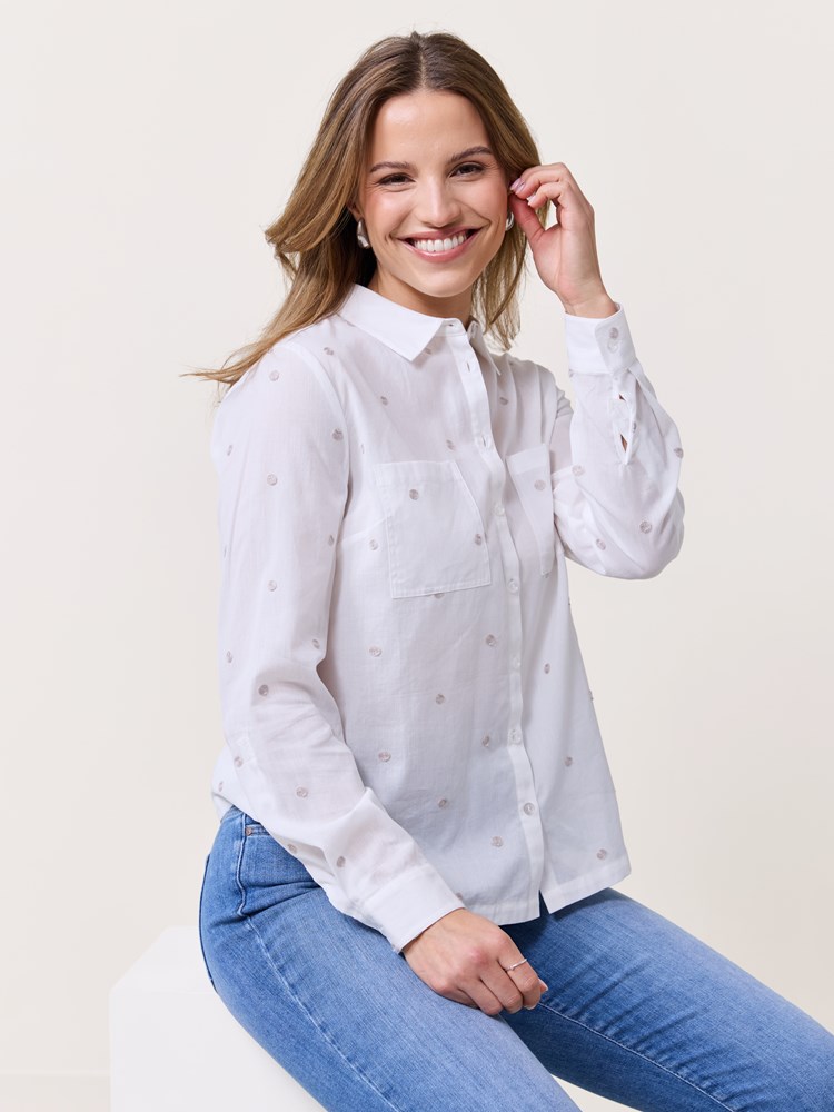 Mariana bluse 7511728_O79-VAVITE-S25-Modell-Right_chn=match_9883_Mariana bluse O79 7511728.jpg_Right||Right