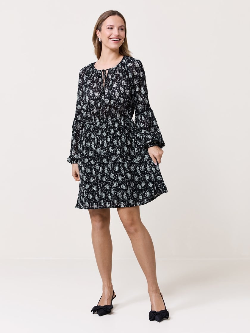 7511730 ID2 7511730_ID2-VAVITE-S25-Modell-Front_chn=match_265_Milana kjole ID2.jpg_Front