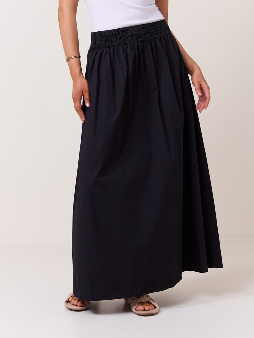 7511732 ID2 7511732_ID2-DONNA-H25-Modell-Front_chn=match_4485_Tulip skjørt ID2.jpg_Front||Front