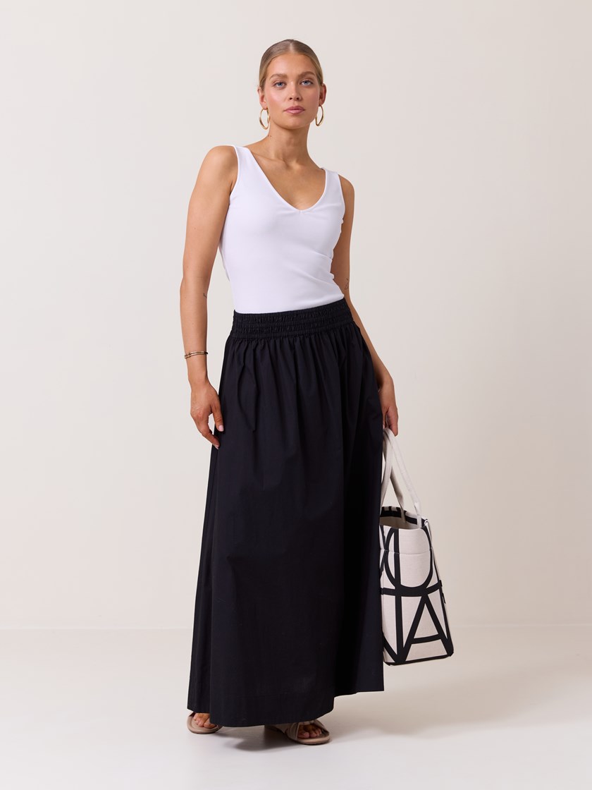 7511732 ID2 7511732_ID2-DONNA-H25-Modell-Front_chn=match_7570_Tulip skjørt ID2.jpg_Front||Front