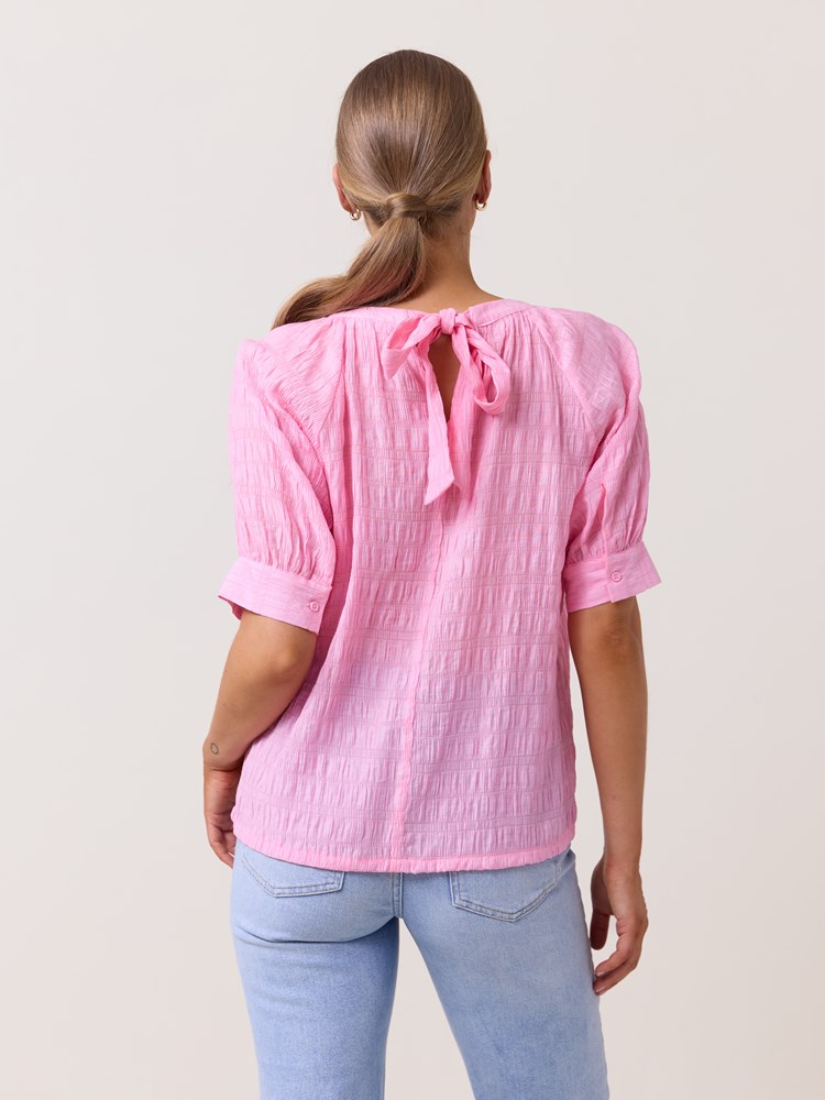 Janelle bluse 7511772_MLW-VAVITE-H25-Modell-Front_chn=match_5579_Janelle bluse MLW.jpg_Front||Front