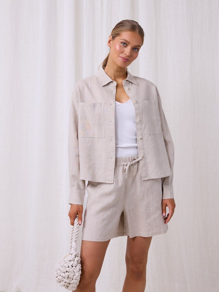 7511812 I2X 7511812_I2X-DONNA-H25-Modell-Front_chn=match_2387_Diondra linskjorte I2X.jpg_Front||Front