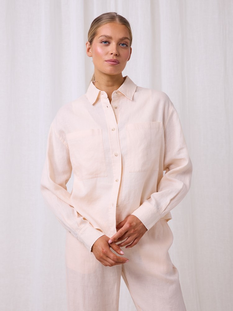 Diondra linskjorte 7511812_MGC-DONNA-H25-Modell-Front_chn=match_4422_Diondra linskjorte MGC_Diondra linskjorte MGC 7511812.jpg_Front||Front