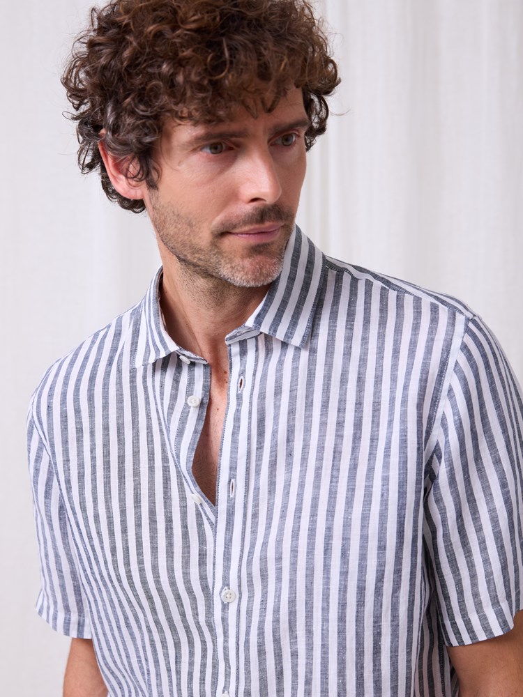 Boro stripete linskjorte 7511833_EN5-MARIOCONTI-H25-Modell-Front_chn=match_8561_Boro stripete linskjorte EN5_Boro stripete linskjorte EN5 7511833.jpg_Front||Front