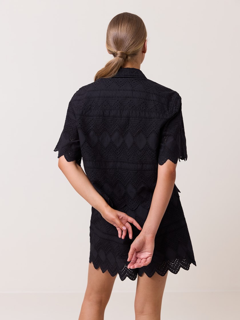 7511881 ID2 7511881_ID2-DONNA-H25-Modell-Front_chn=match_7078_Jasmine skjorte ID2.jpg_Front||Front