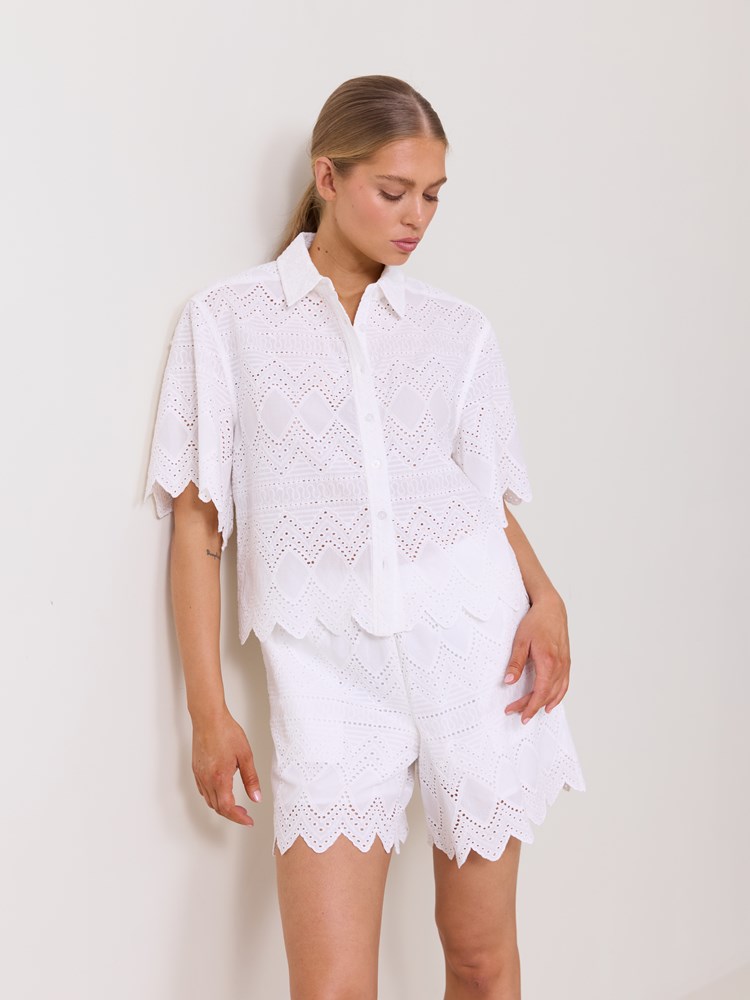 Jasmine skjorte 7511881_O68-DONNA-H25-Modell-Front_chn=match_6047_Jasmine skjorte O68.jpg_Front||Front