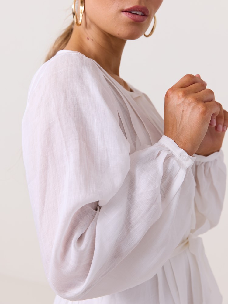 Marguerite kjole 7511922_O68-DONNA-H25-Modell-Front_chn=match_1512_Marguerite kjole O68.jpg_Front||Front