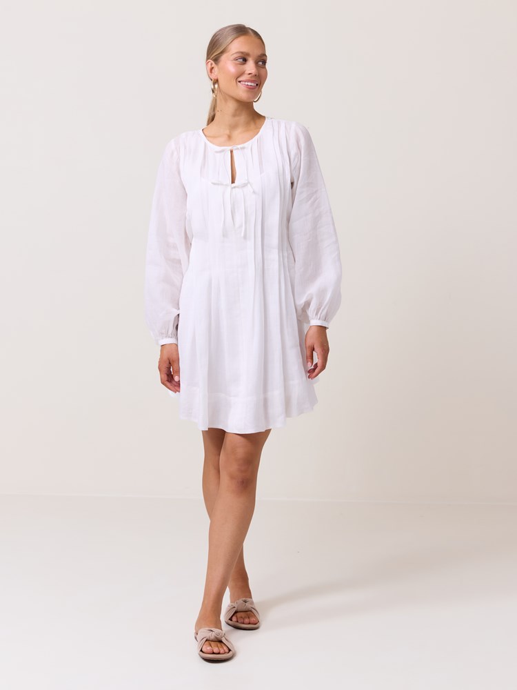 Marguerite kjole 7511922_O68-DONNA-H25-Modell-Front_chn=match_4935_Marguerite kjole O68.jpg_Front||Front