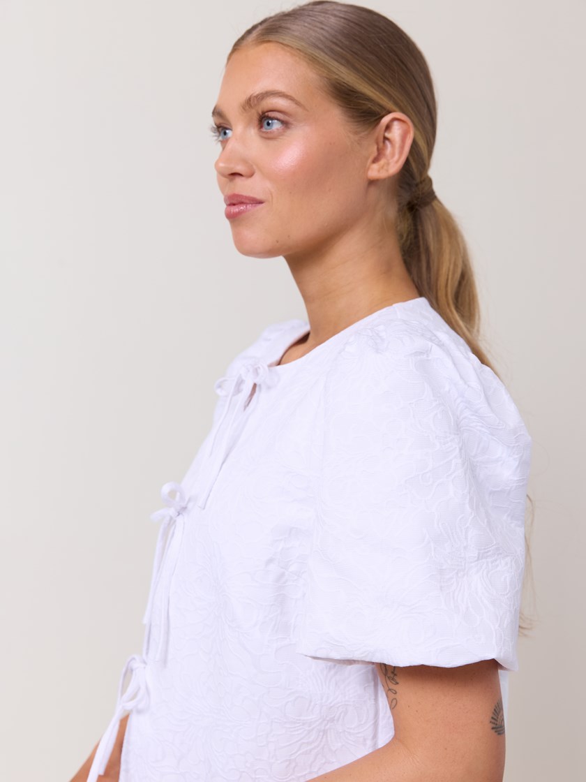 7511955 O68 7511955_O68-DONNA-H25-Modell-Front_chn=match_7475_Etoile bow bluse O68.jpg_Front||Front