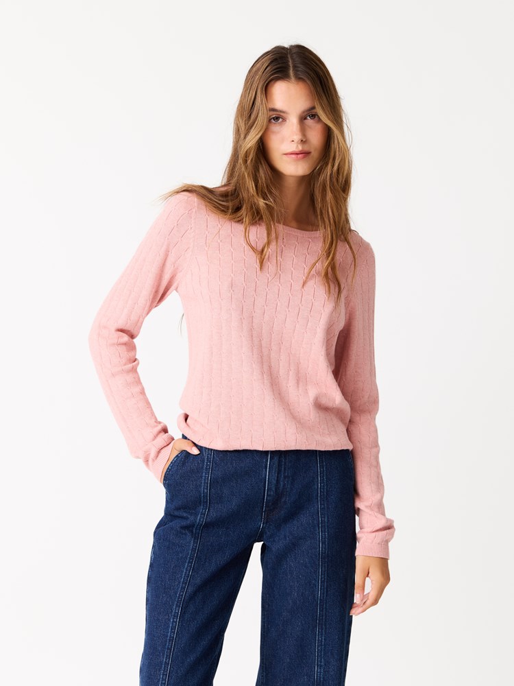 Isadora genser 7511987_ADM-JEANPAUL-W25-Modell-Front_6210_Isadora genser ADM_Isadora genser ADM 7511987.jpg_