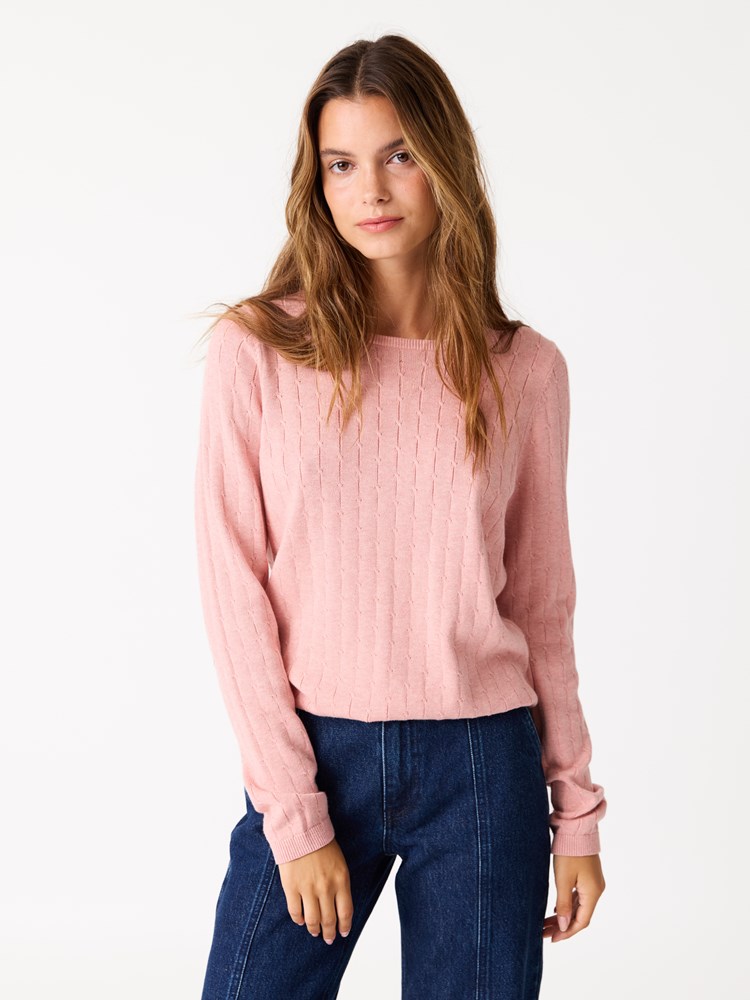 Isadora genser 7511987_ADM-JEANPAUL-W25-Modell-Front_9709_Isadora genser ADM_Isadora genser ADM 7511987.jpg_