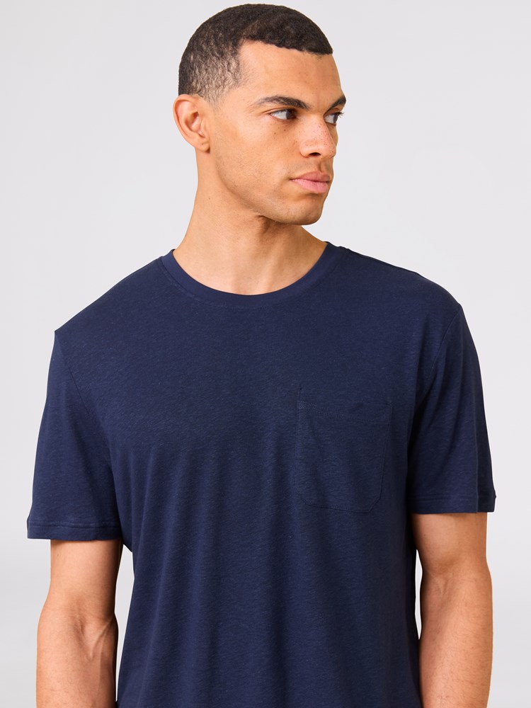 Leonard t-skjorte 7512168_EM6-JEANPAUL-H25-Front_272_Leonard t-skjorte_Leonard t-skjorte EM6_Leonard t-skjorte EM6 7512168.jpg_Front||Front