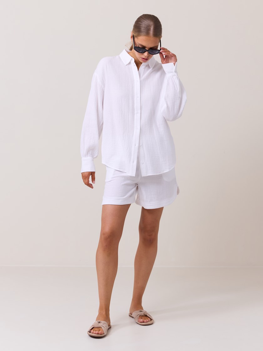 7512230 O68 7512230_O68-DONNA-H25-Modell-Front_chn=match_8981_Sky skjorte O68.jpg_Front||Front