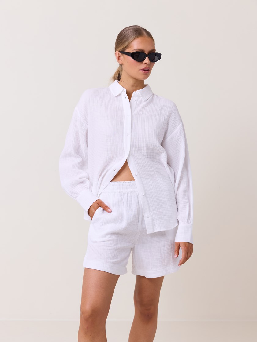 7512231 O68 7512231_O68-DONNA-H25-Modell-Front_chn=match_4009_Sky shorts O68.jpg_Front||Front