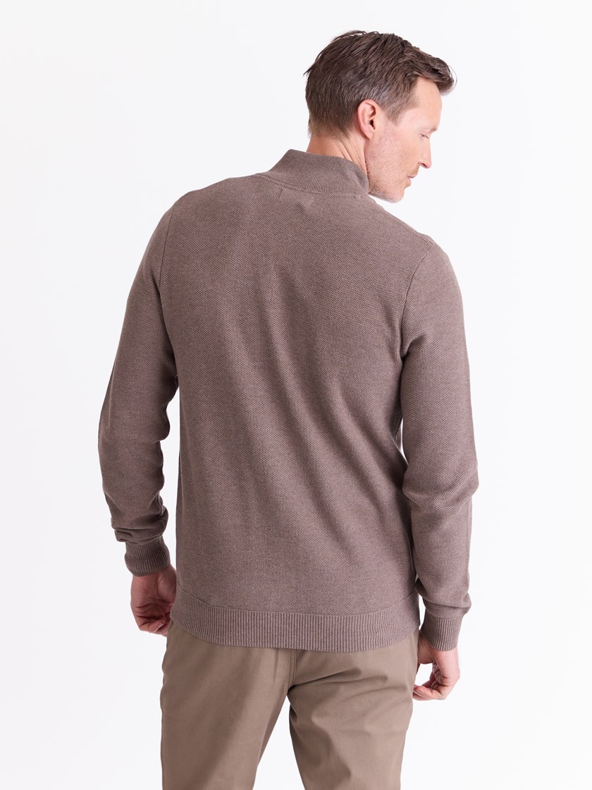 7512244 AQA 7512244_AQA-REDFORD-A25-Modell-Back_chn=match_5601_Maddison cardigan AQA.jpg_Back
