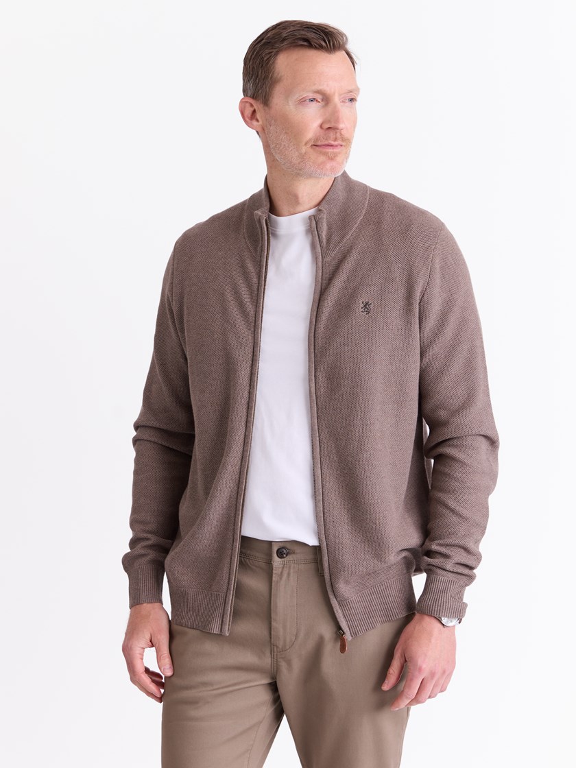 7512244 AQA 7512244_AQA-REDFORD-A25-Modell-Front_chn=match_8100_Maddison cardigan AQA.jpg_Front