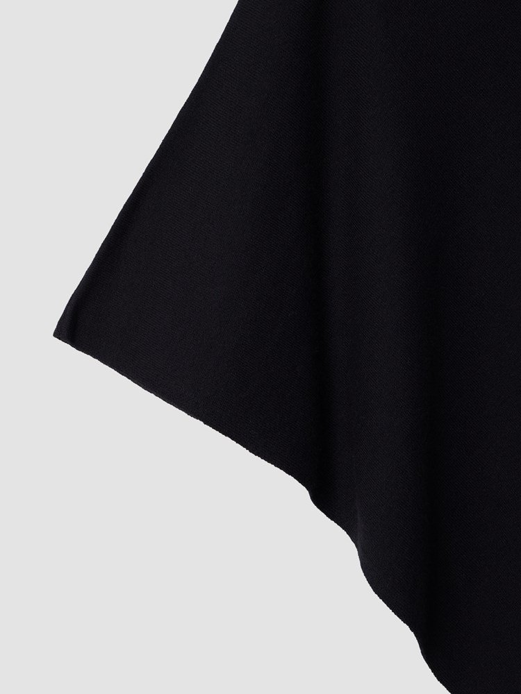 Olea poncho 7512273_ID2-MARIEPHILIPPE-A25-Front_9892_Olea poncho_Olea poncho ID2 7512273.jpg_Front||Front