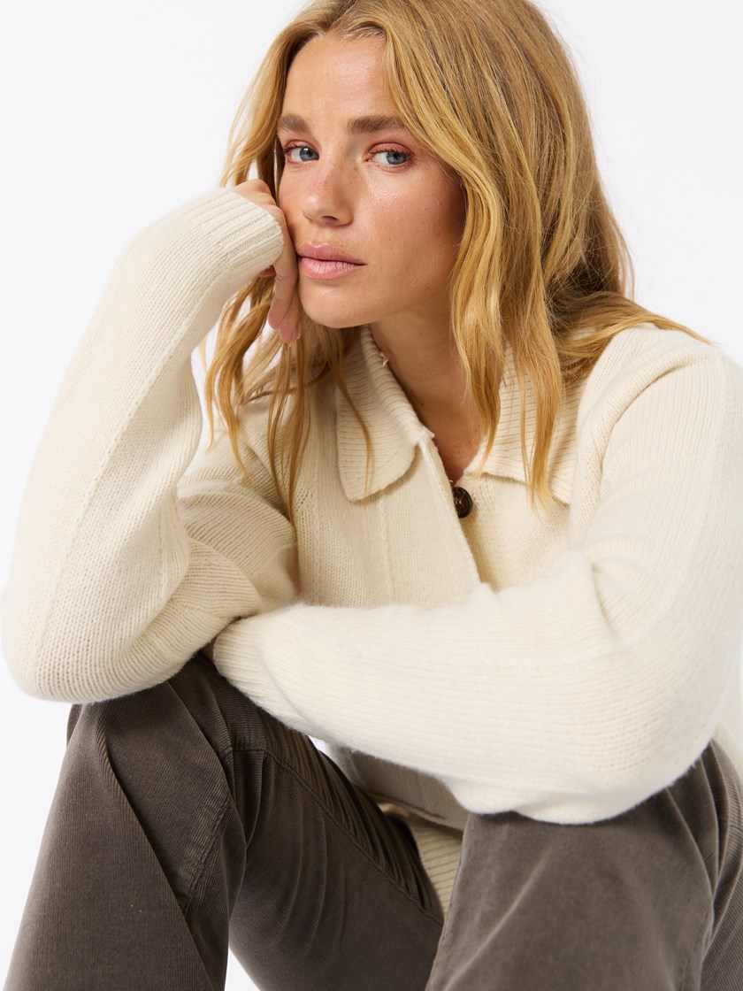 7512397 O79 7512397_O79_Jean Paul_Yasmine Cardigan_A25 (4)_Yasmine cardigan O79.jpg_