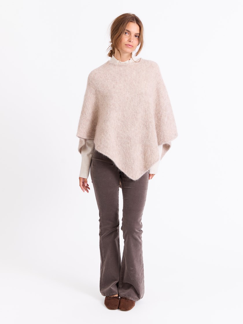 7512405 I4C 7512405_I4C_Jean Paul_Hanne Poncho_A25 (4)_Hanne poncho I4C.jpg_