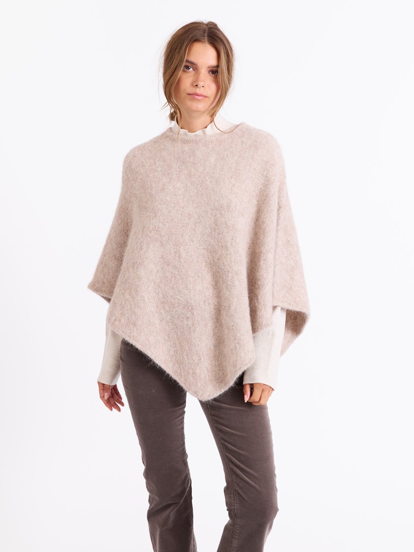 7512405 I4C 7512405_I4C_Jean Paul_Hanne Poncho_A25 (6)_Hanne poncho I4C.jpg_