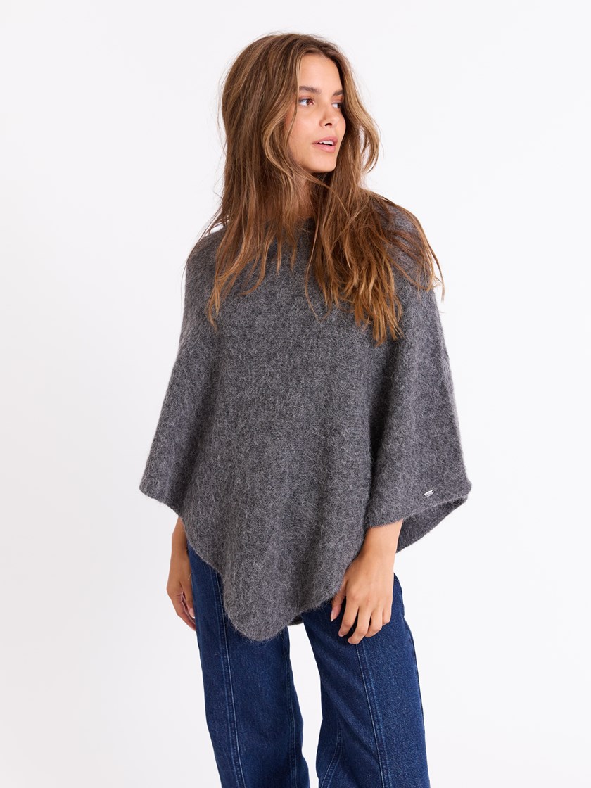 7512405 IGG 7512405_IGG_Jean Paul_Hanne Poncho_A25 (3)_Hanne poncho IGG.jpg_