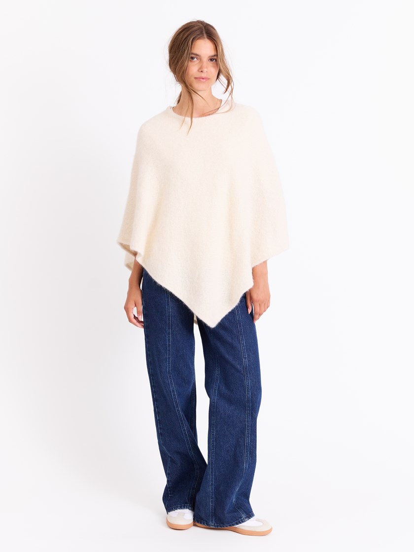 7512405 O79 7512405_O79_Jean Paul_Hanne Poncho_A25 (4)_Hanne poncho O79.jpg_