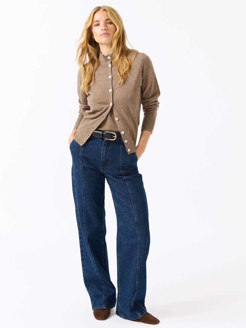 7512415 AGG 7512415_AGG_Jean Paul_Manel Cardigan_A25 (2)_Manel cardigan AGG_Manel cardigan AGG 7512415_Manel cardigan i merinoull AGG_Manel cardigan i merinoull AGG 7512415.jpg_