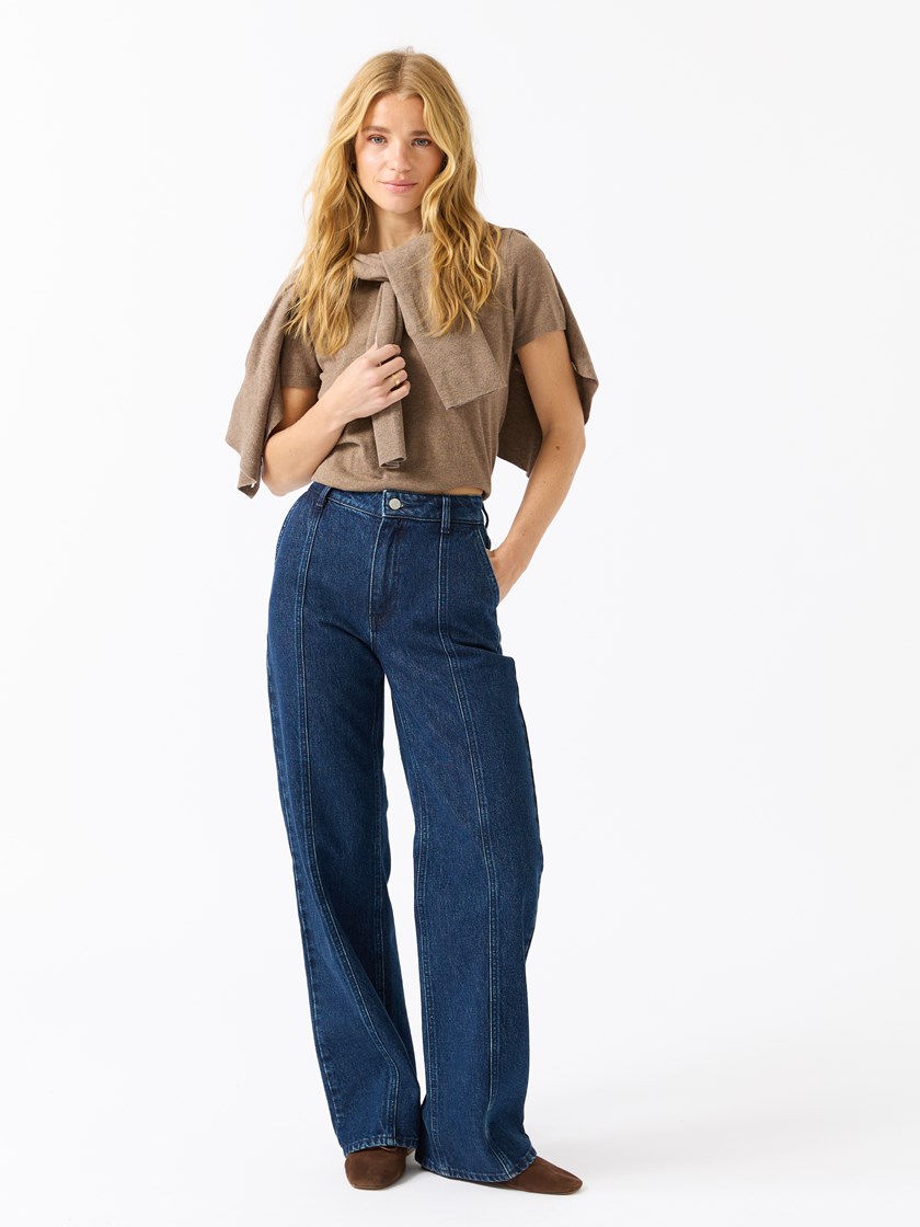 7512415 AGG 7512415_AGG_Jean Paul_Manel Cardigan_A25 (6)_Manel cardigan AGG_Manel cardigan AGG 7512415_Manel cardigan i merinoull AGG_Manel cardigan i merinoull AGG 7512415.jpg_