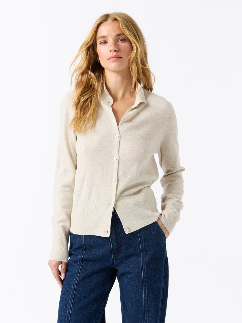 7512415 IEB 7512415_IEB_Jean Paul_Manel Cardigan_A25 (1)_Manel cardigan IEB_Manel cardigan IEB 7512415_Manel cardigan i merinoull IEB_Manel cardigan i merinoull IEB 7512415.jpg_
