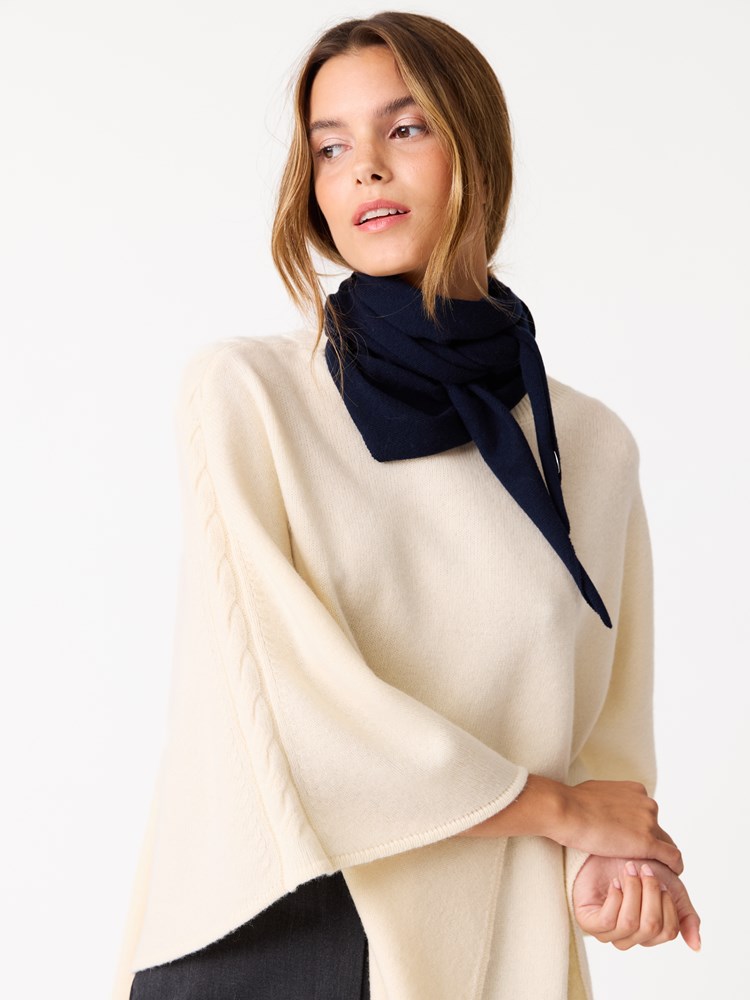 Manel skjerf 7512435_EM6-JEANPAUL-W25-Modell-Front_Manel skjerf EM6 7512435.jpg_