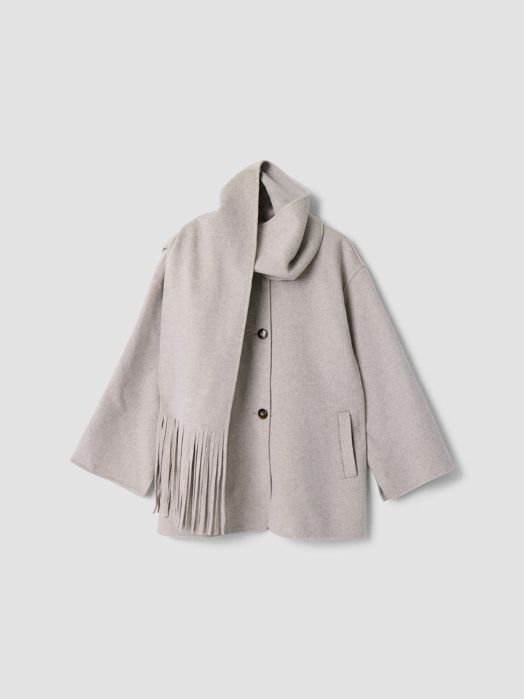 Sofia kåpe med skjerf 7512489_AMA-MARIEPHILIPPE-A25-Front_185_Sofia kåpe AMA_Sofia kåpe med skjerf AMA_Sofia kåpe med skjerf AMA 7512489.jpg_Front||Front