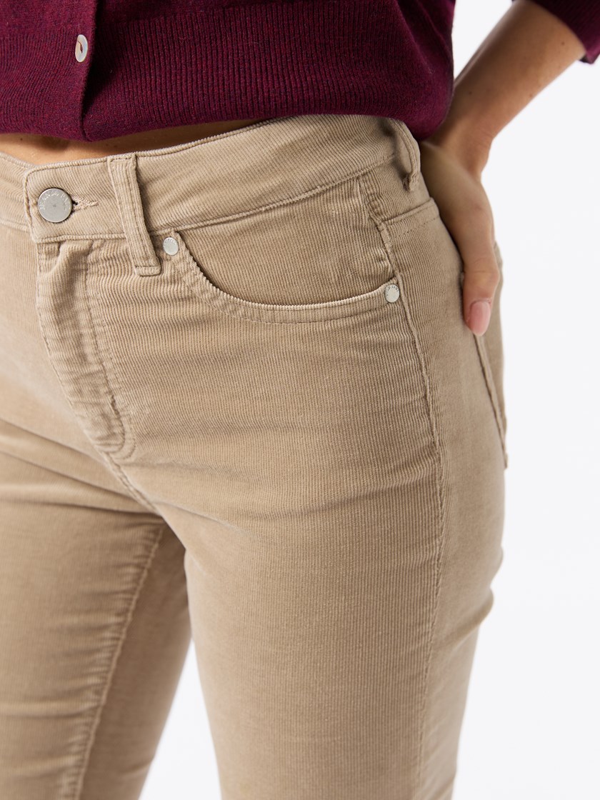 7512516 AEI 7512516_AEI_Jean Paul_Ine Cord Bellbottom_A25 (4)_Ine cord bellbottom AEI.jpg_